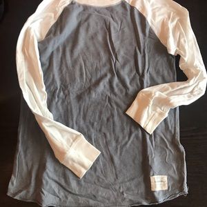 Long sleeve tee shirt
